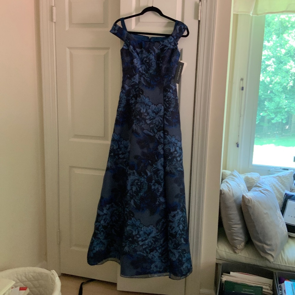 Aidan Mattox Off-The-Shoulder Jacquard Gown, blue floral, new with tags, size 0